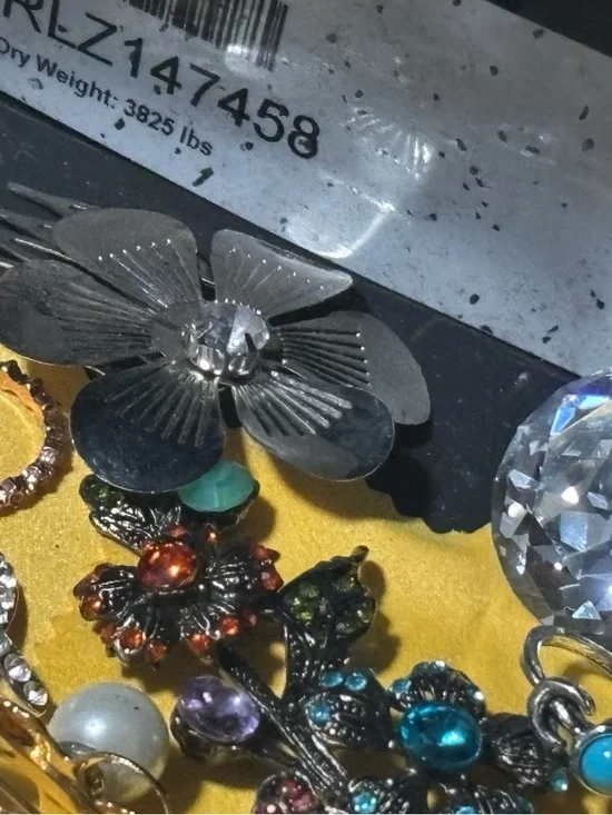 Women’s Multicolor vintage jewelry lot - Picture 6 of 12